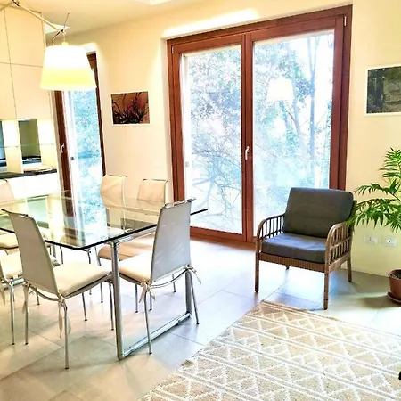 Verde Rame In Citta' Alta Con Garage Charme E Relax Bergamo